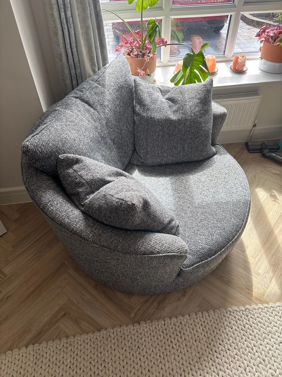 Swivel chair - Image 2