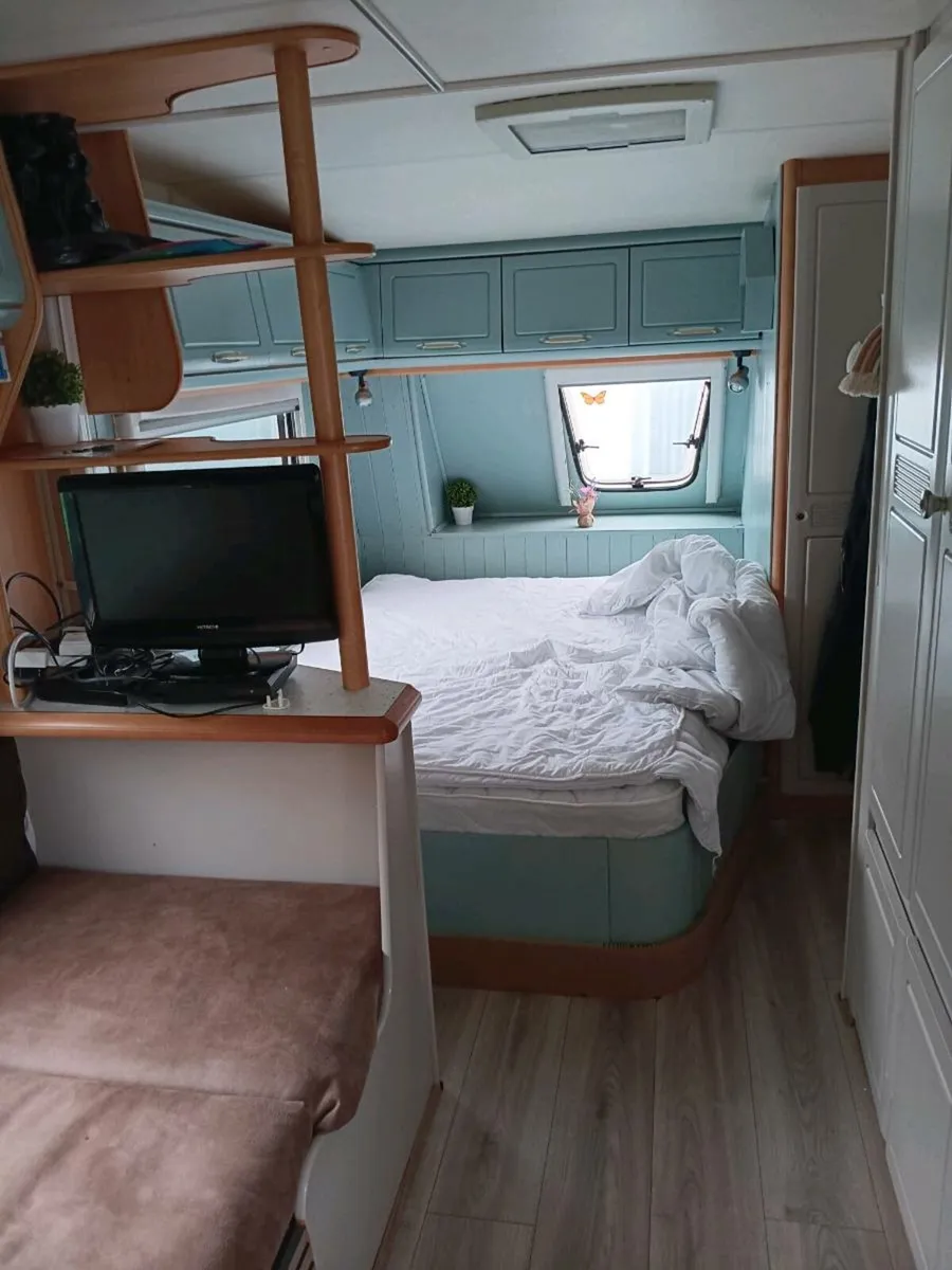 Hobby exclusive 5/6 berth - Image 4