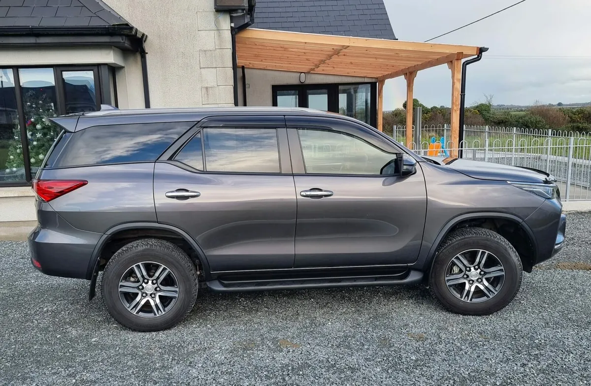 Toyota fortuner - Image 2