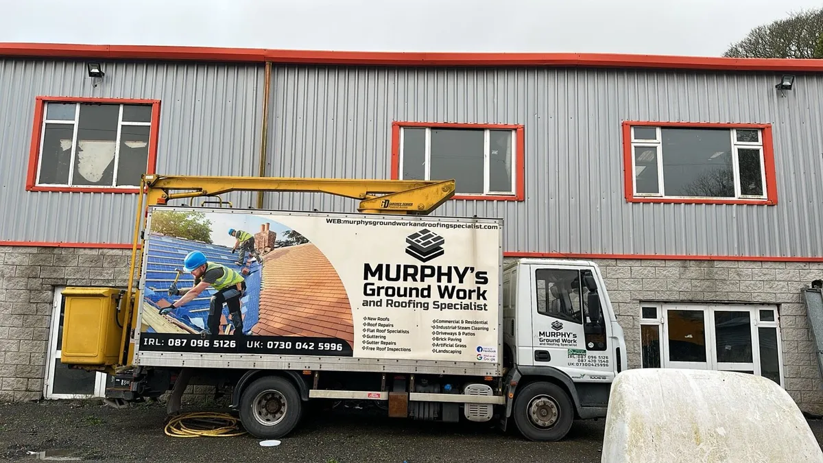 Cherry picker truck - Image 3