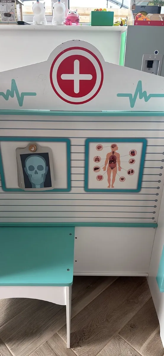 Kids doctor surgery - Image 2