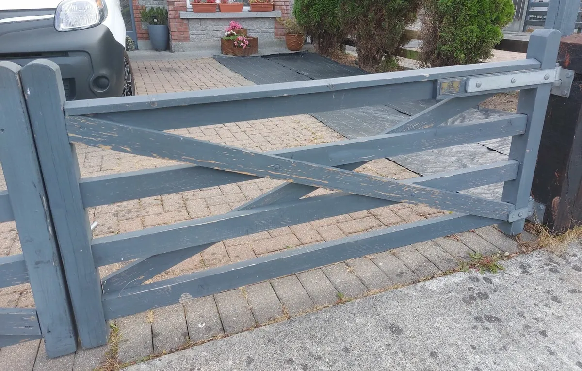 TIMBER GATES - Image 3