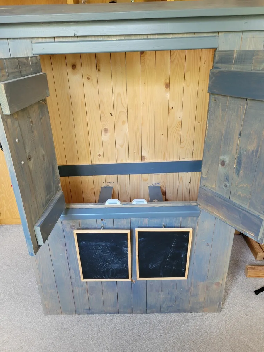 Handmade wooden stable for hobbie horses - Image 2