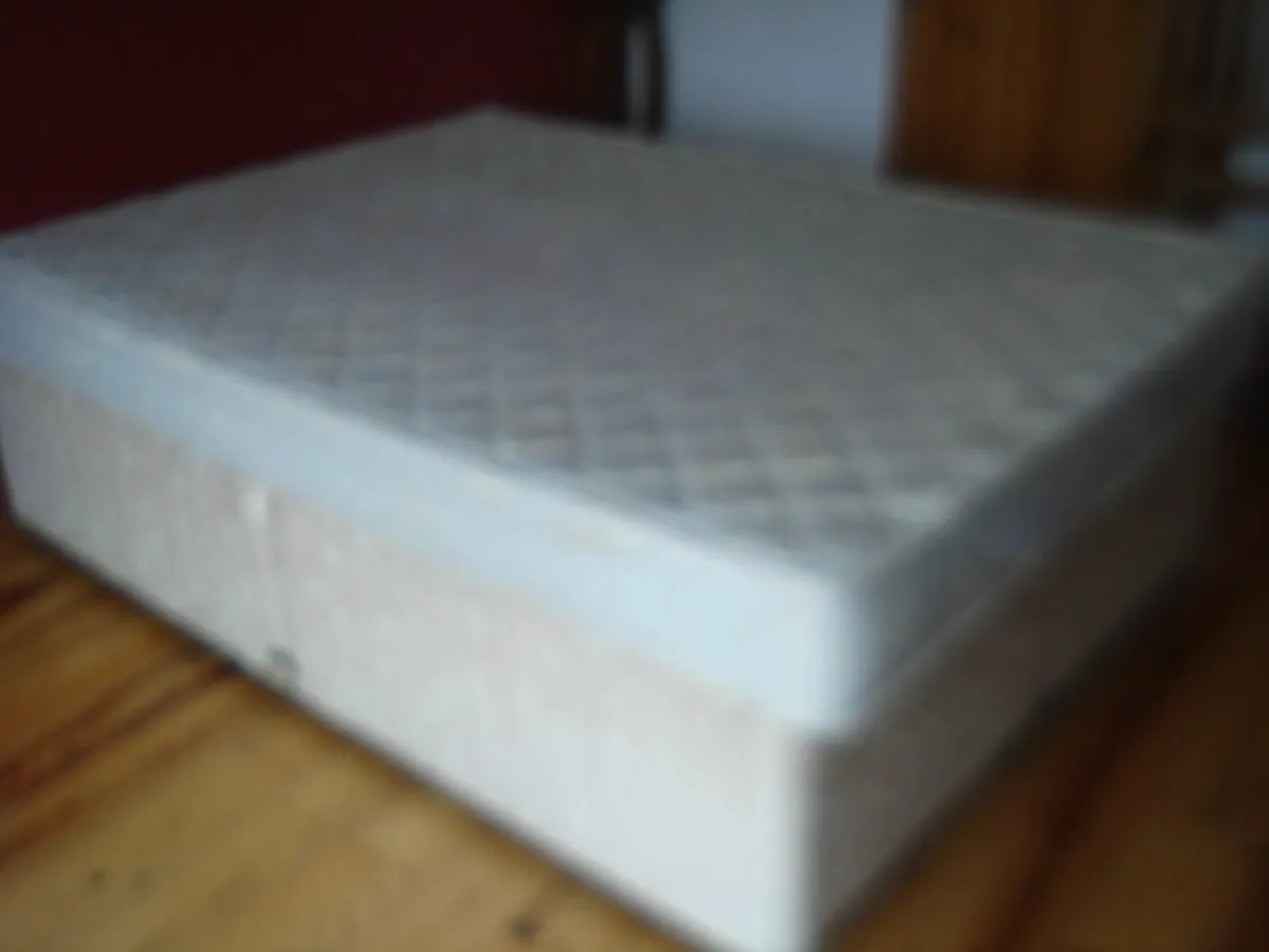 SLUMBERLAND DOUBLE DIVAN BED &  MATTRESS. - Image 4