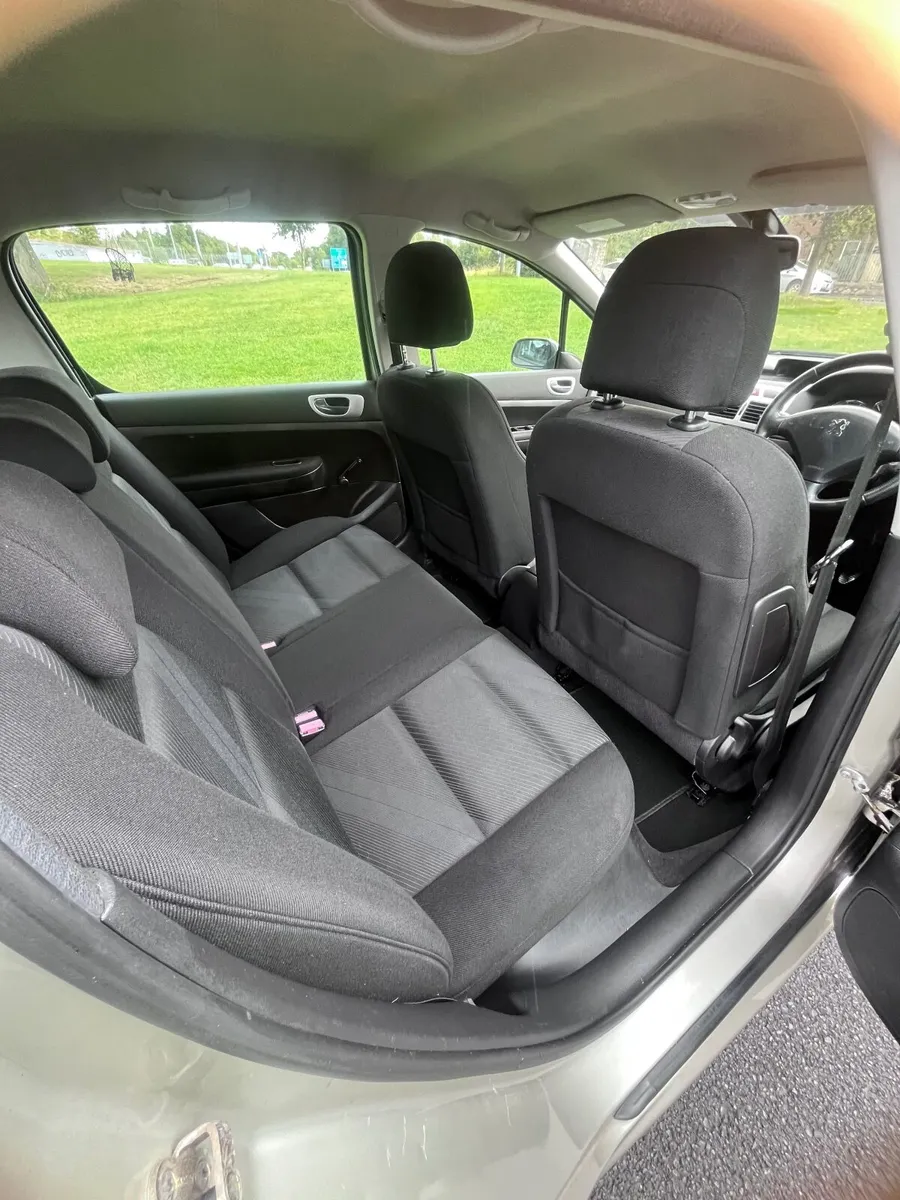 Peugeot 307 1.4 LOW MILEAGE - Image 3