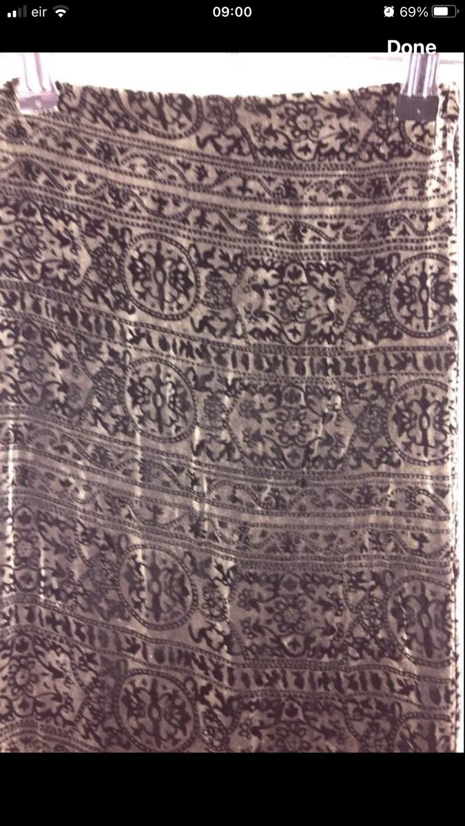 Ladies stunning scarf €5 - Image 2
