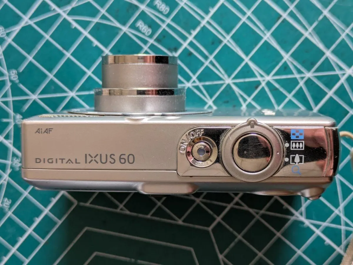 Canon Digital Ixus 60 6MP CCD🌈 compact camera - Image 3