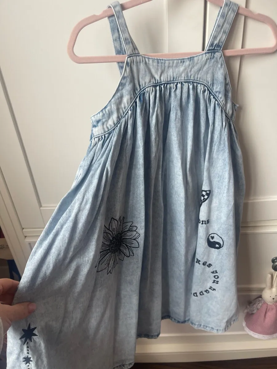 Clothes - Image 3