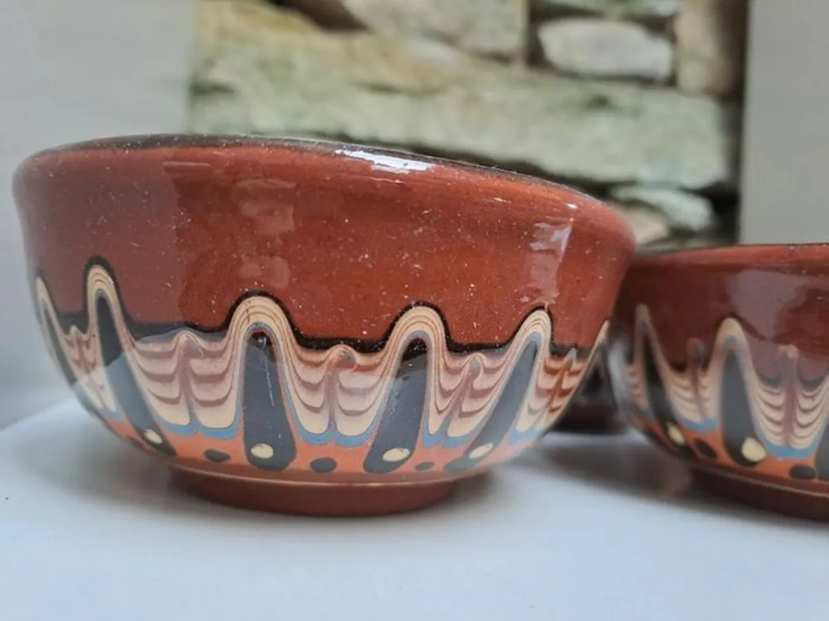 Vintage Bulgarian Troyan bowls and cups - Image 2