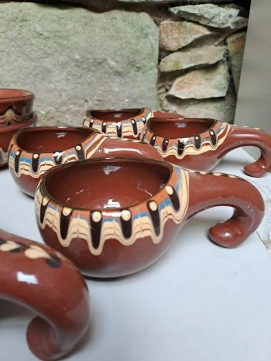 Vintage Bulgarian Troyan bowls and cups - Image 3