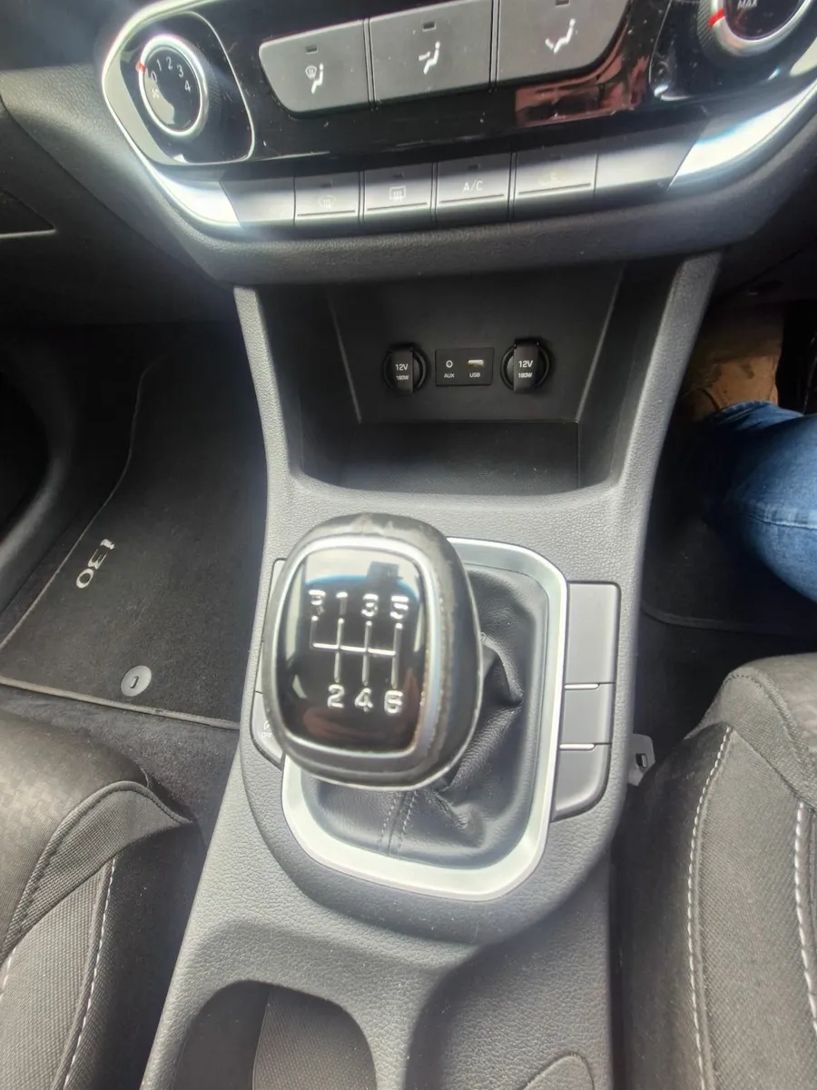 182 HYUNDAI I30 FASTBACK 1.0 PETROL - Image 2