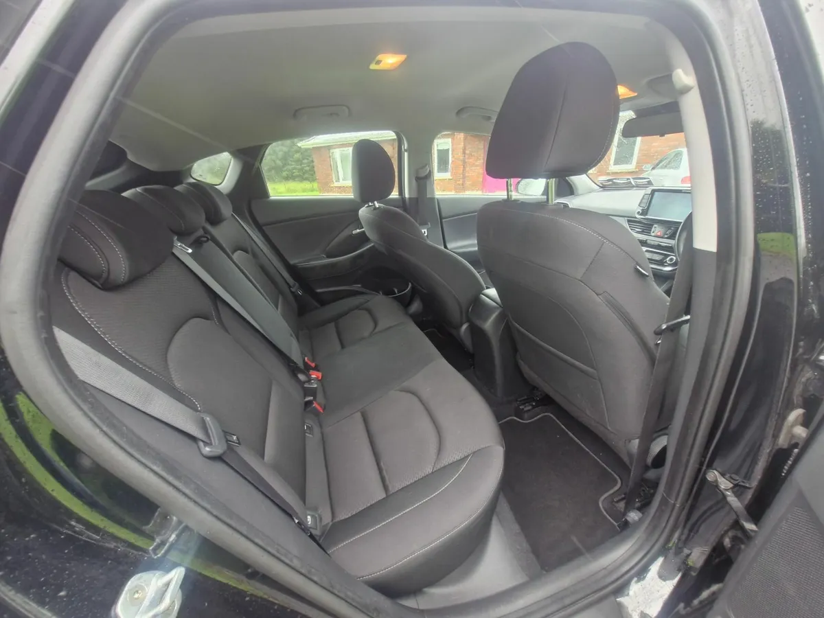 182 HYUNDAI I30 FASTBACK 1.0 PETROL - Image 4