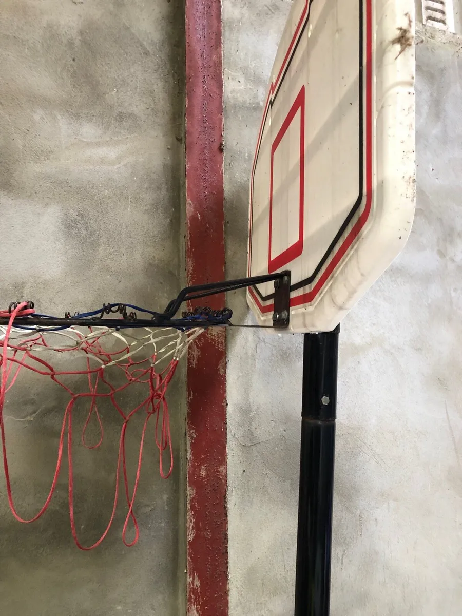 Basketball stand - Image 2