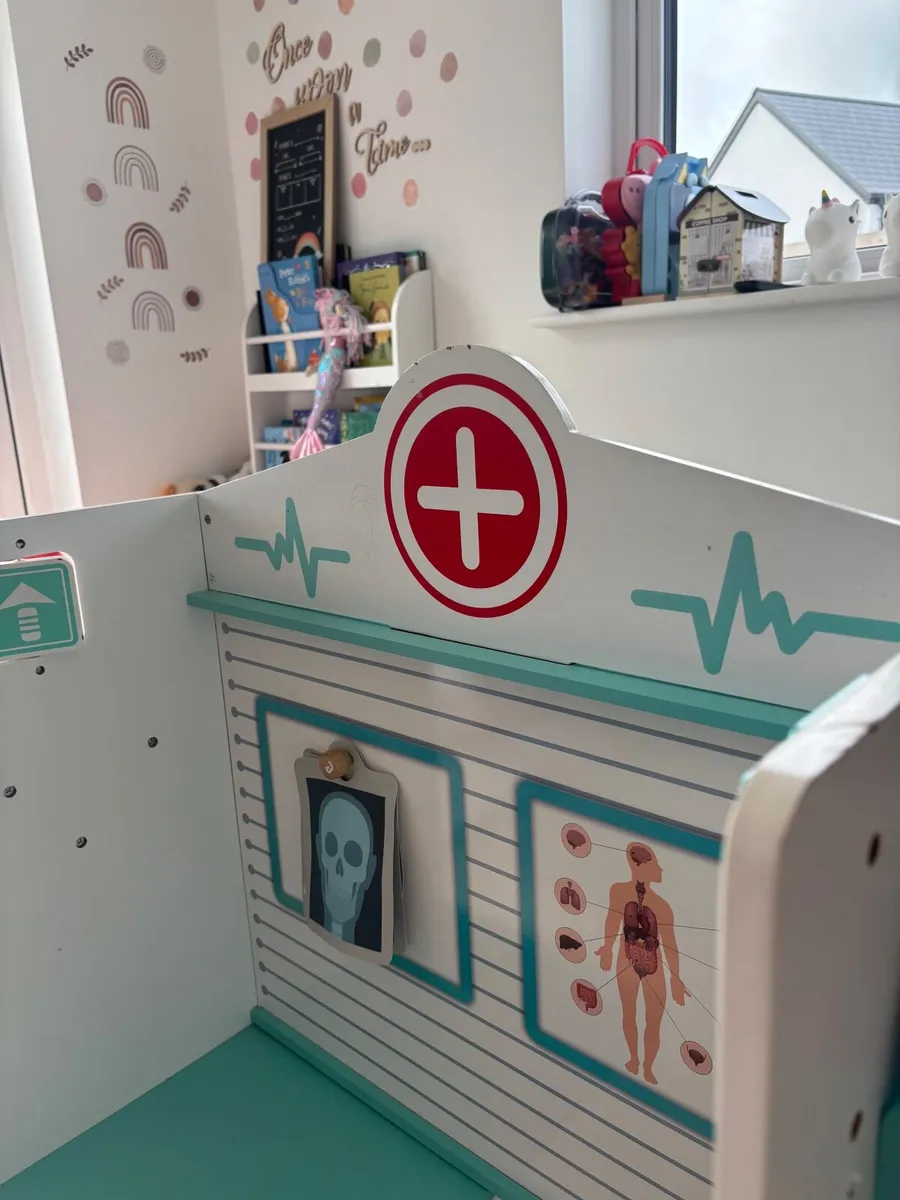 Kids doctor surgery - Image 4