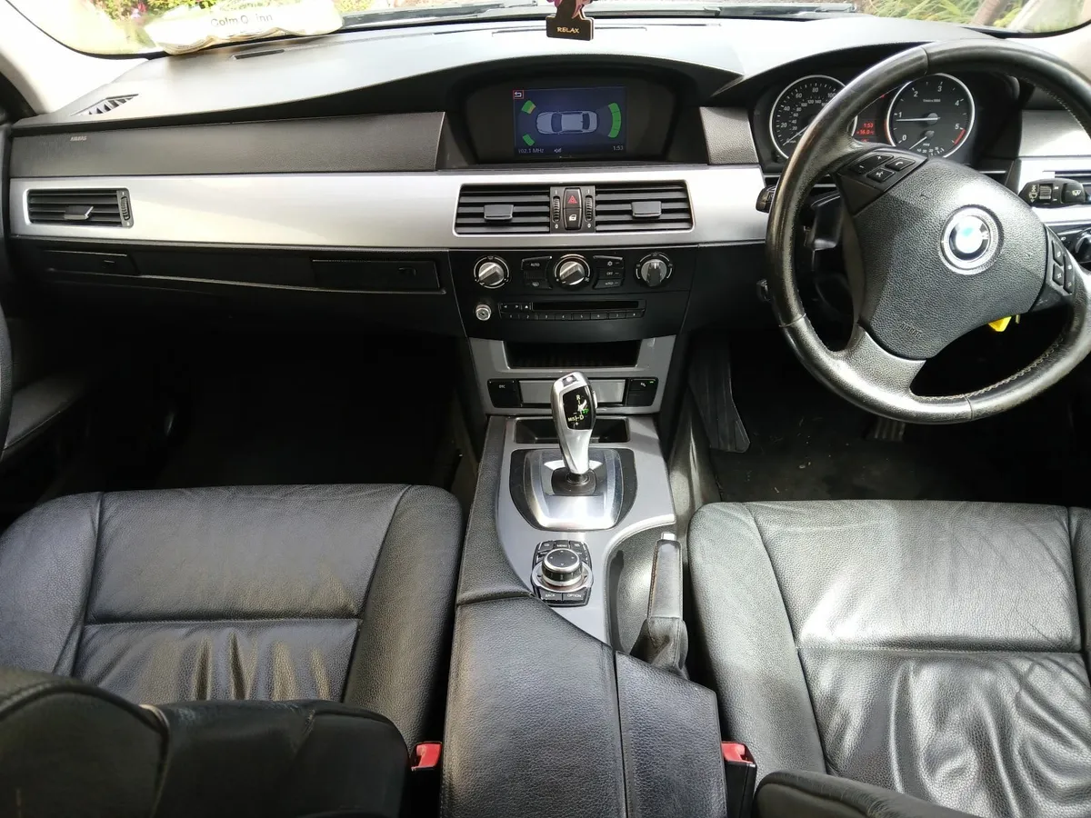 BMW 5-Series 2008 - Image 2