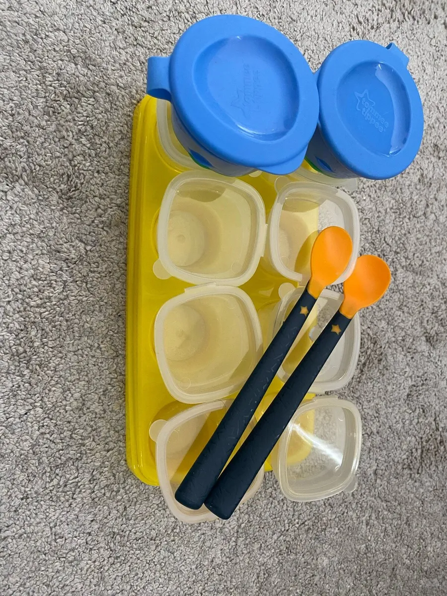 Baby weaning equipment