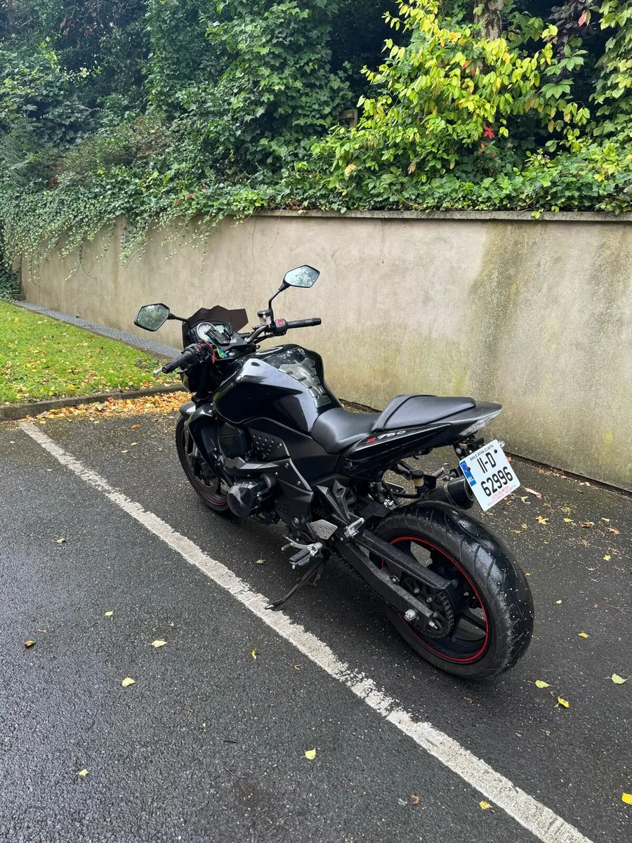 Kawasaki Z750 - 25k kms - €5300 - Image 2