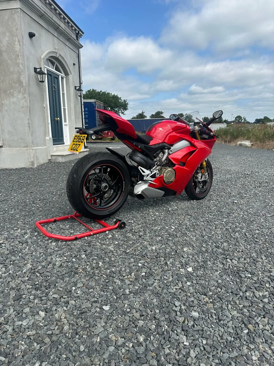2018 Ducati Panigale V4s - Image 3