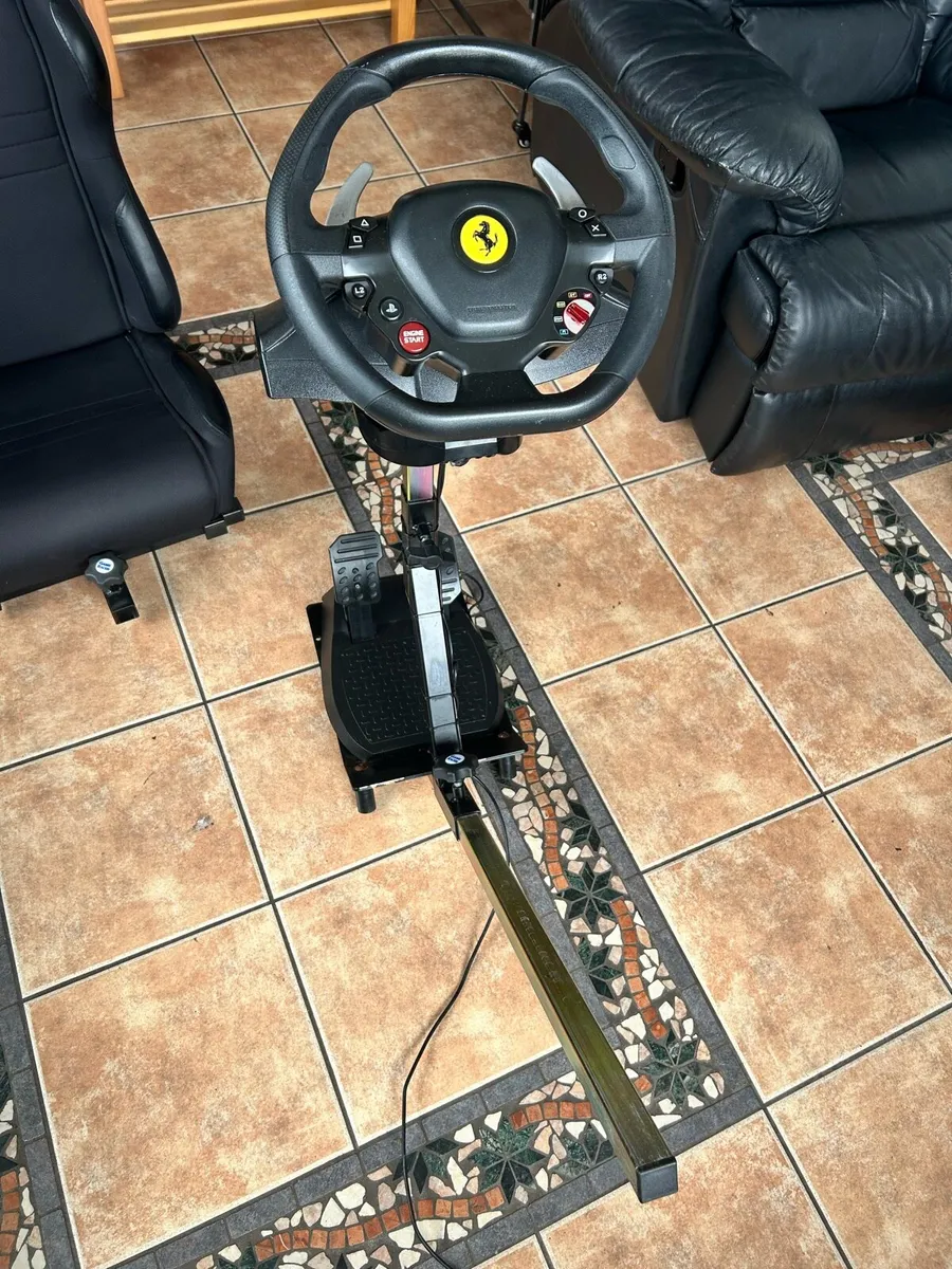Gaming wheel and seat - Image 3