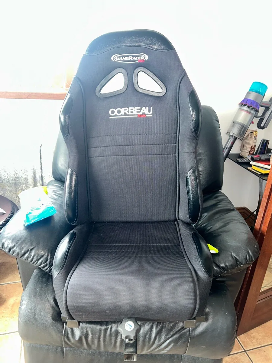 Gaming wheel and seat - Image 4