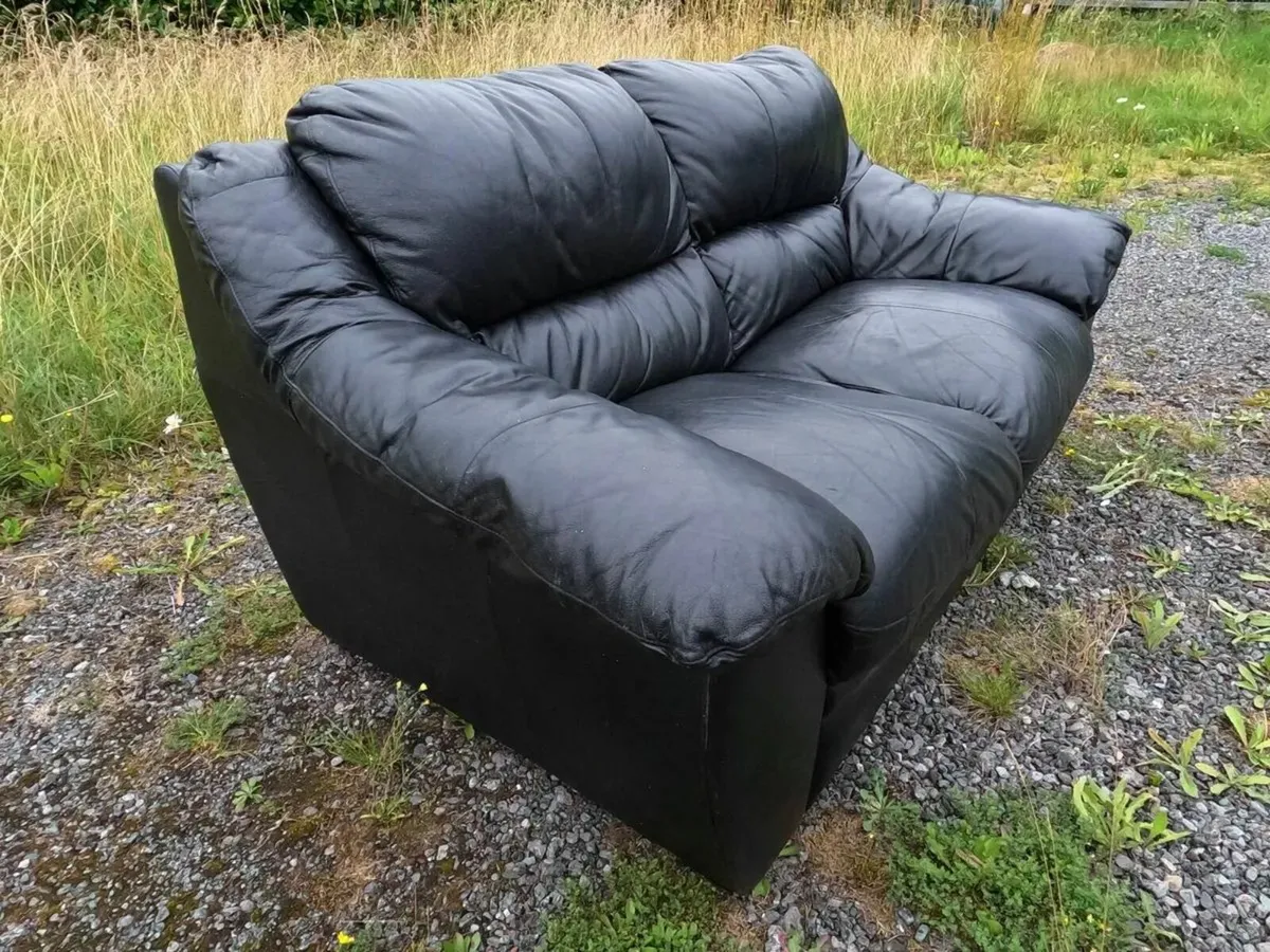Comfy, Stylish Faux Leather Sofa – ON SALE 🔥 - Image 4