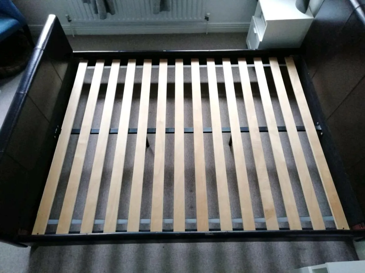 King size bed - Image 2