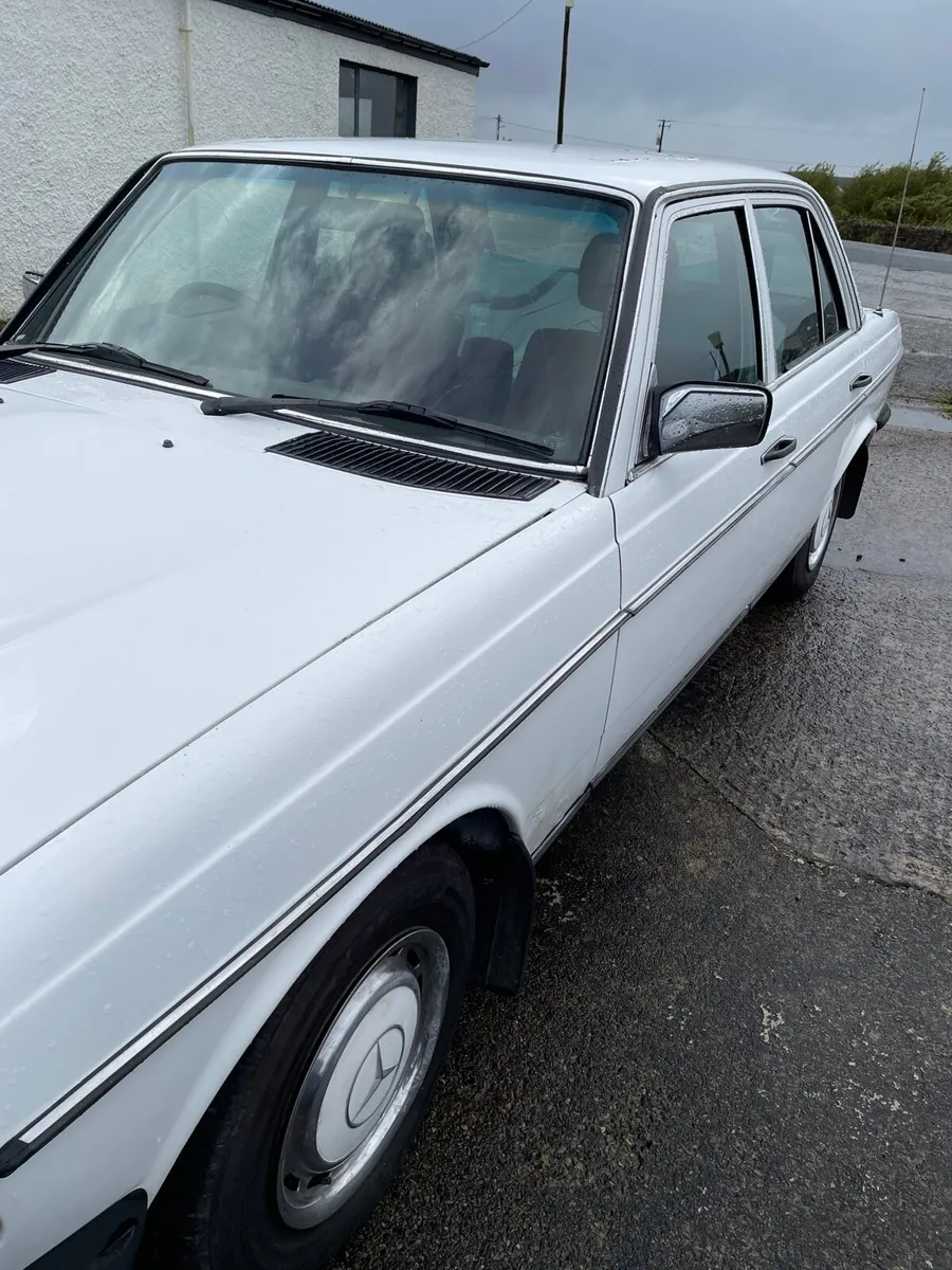 1984 Merc 230E - Image 2