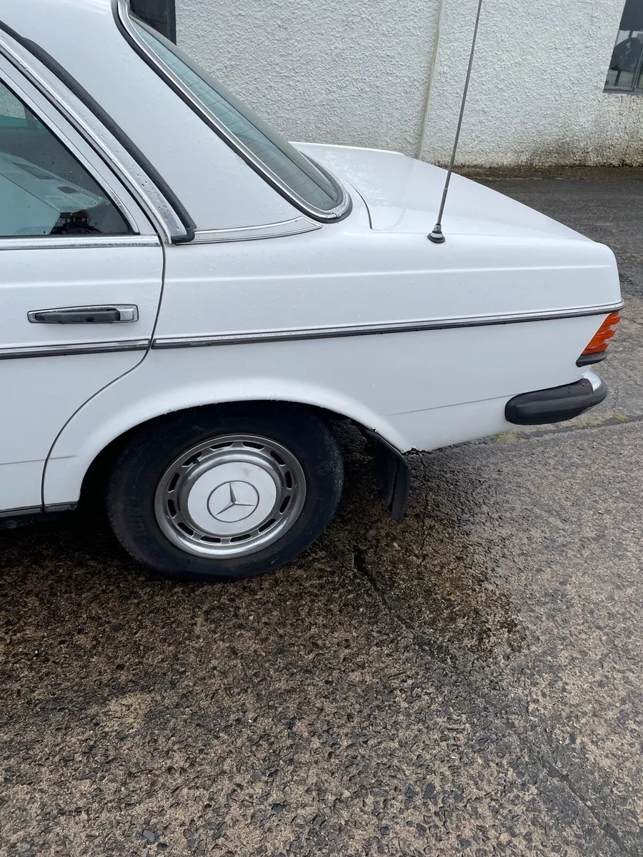 1984 Merc 230E - Image 3