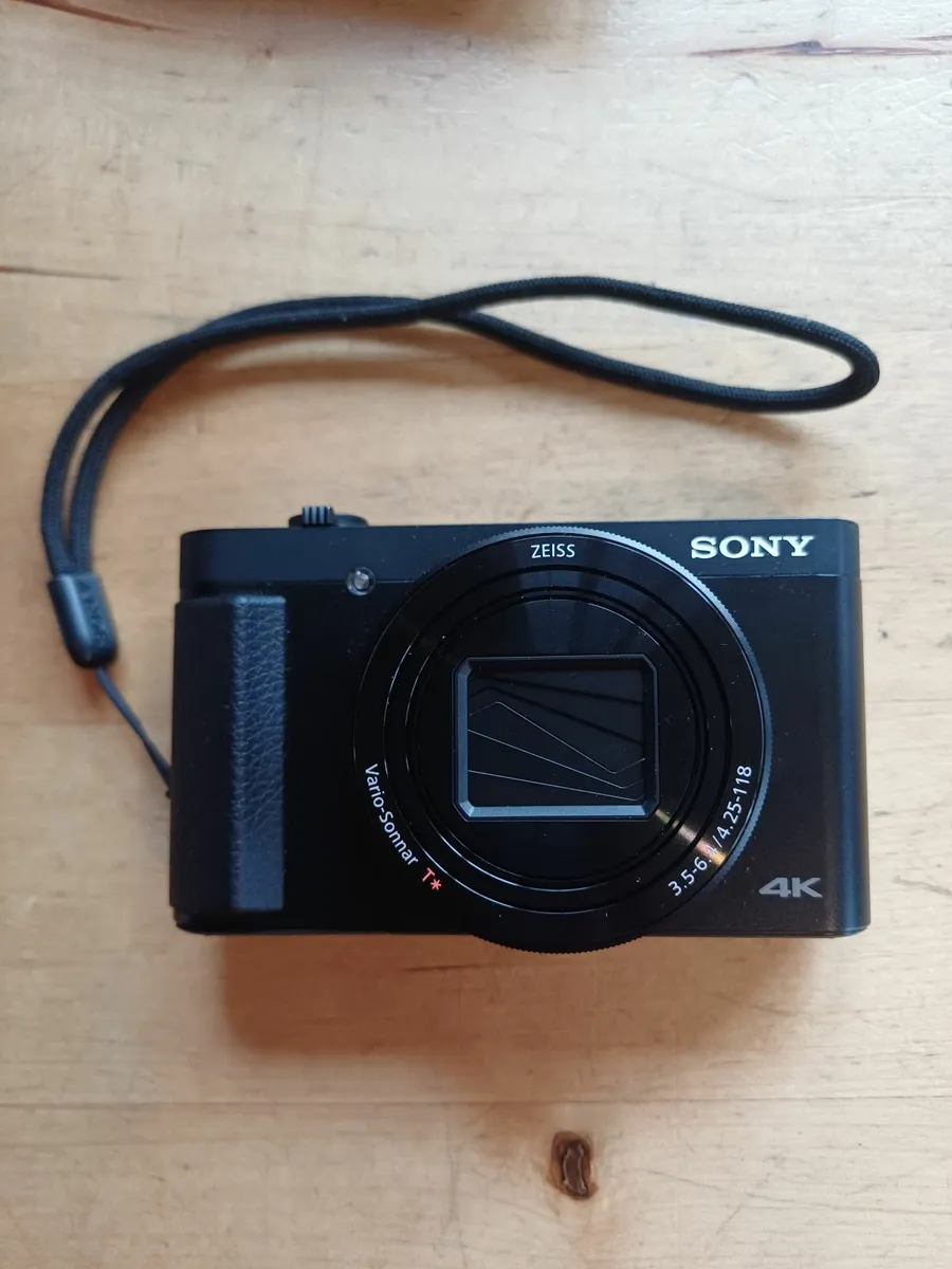 Sony 4K Cyber-shot DSCHX99 - Image 1