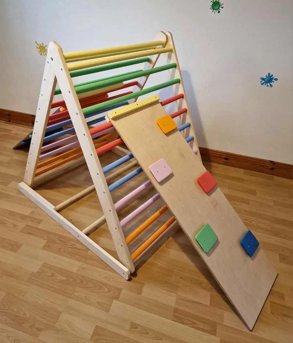 Pikler climbing triangle - Image 1