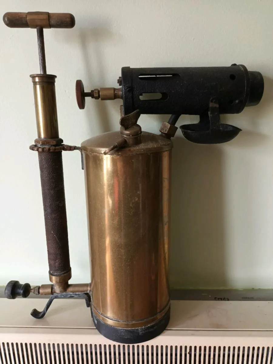 Vintage blow lamp - Image 1