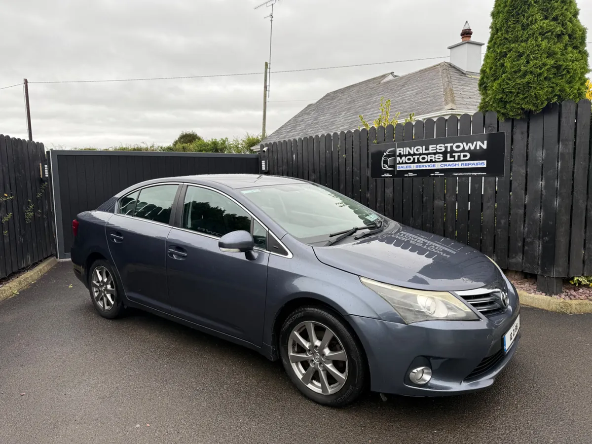 Toyota Avensis 2012 - Image 1