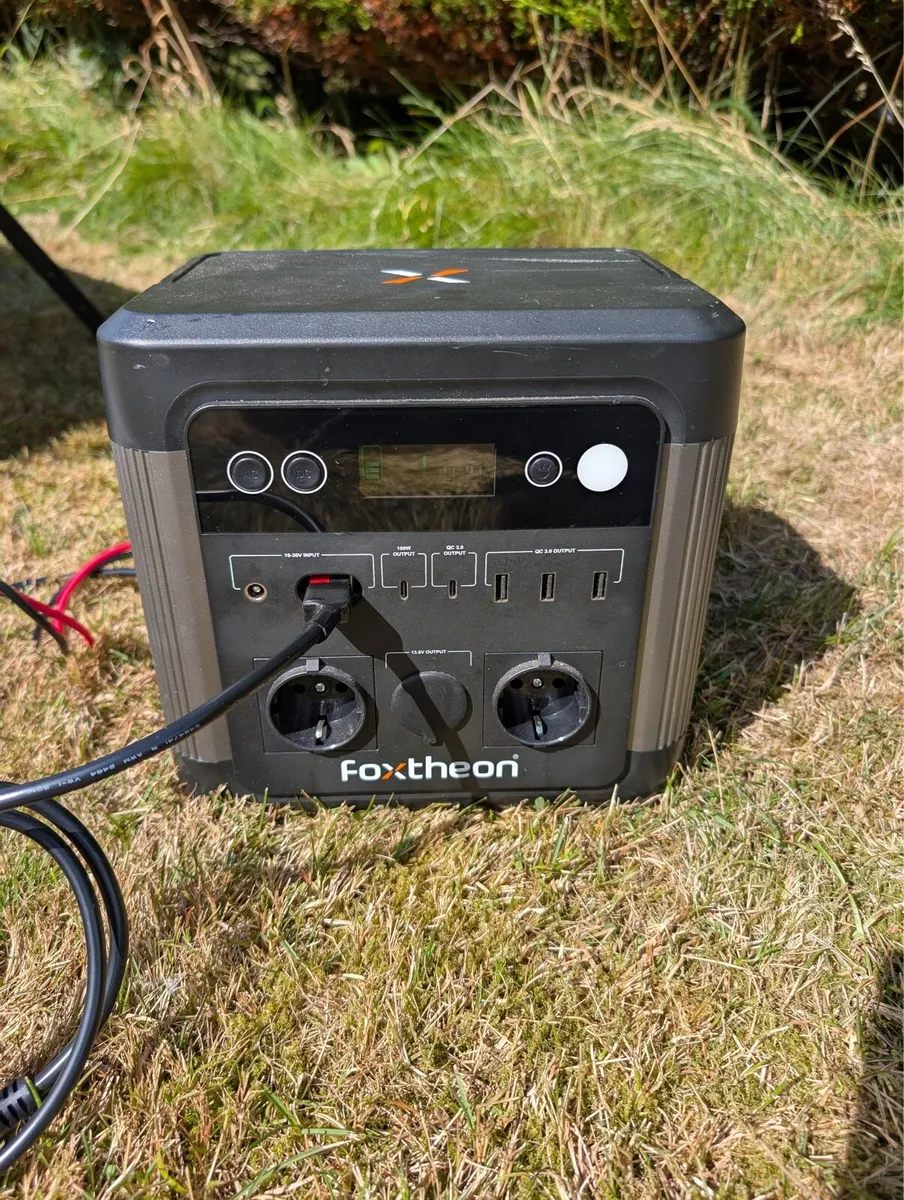 Foxtheon iGo 1200 + 120w  Solar Panel - Image 2