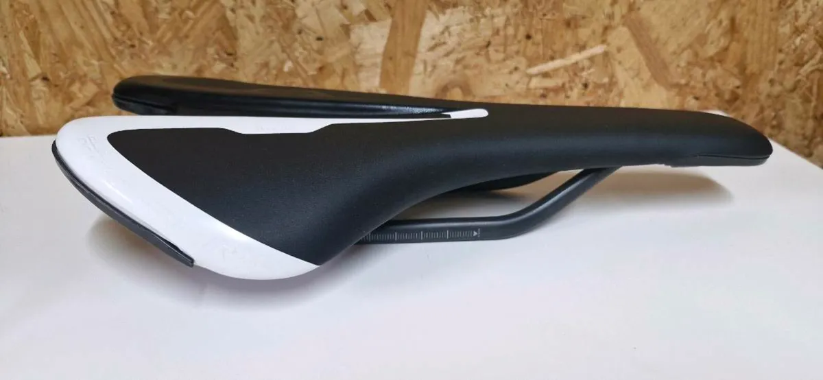 Giant Contact SLR saddle - Image 1