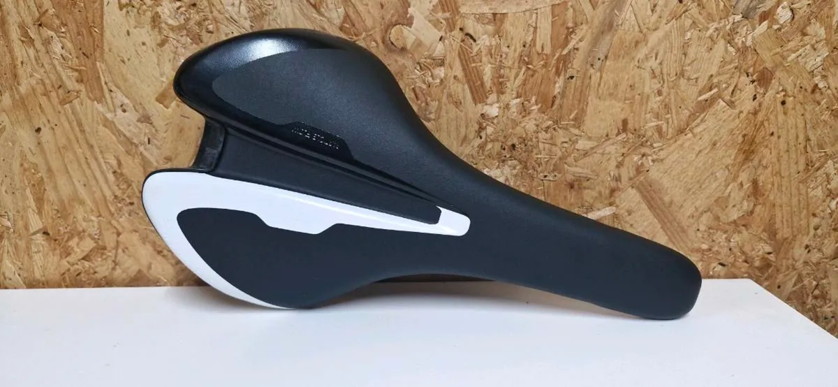 Giant Contact SLR saddle - Image 2