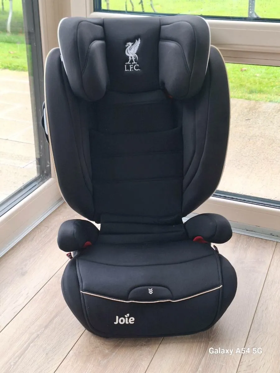 kids car seat  - Liverpool branded (4 -12 years) - Image 2
