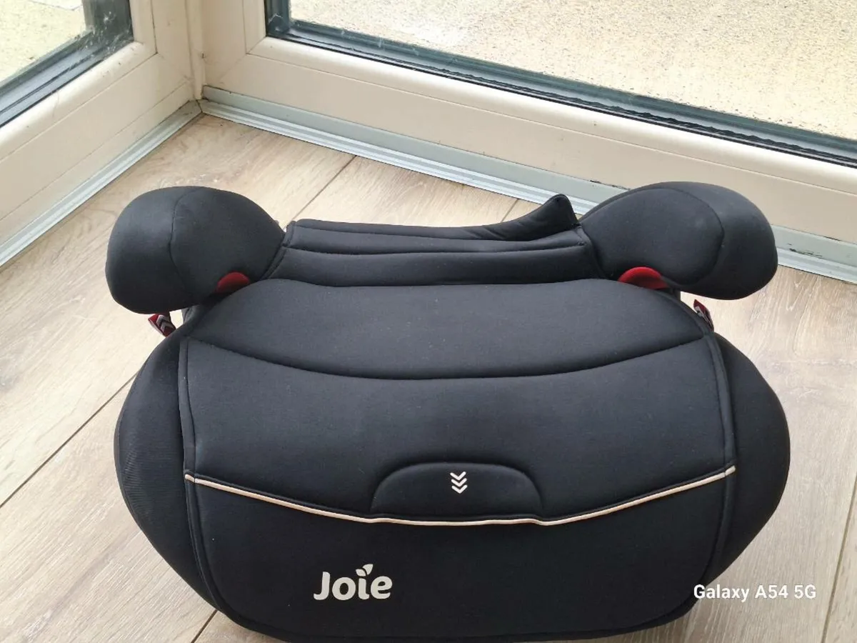 kids car seat  - Liverpool branded (4 -12 years) - Image 4