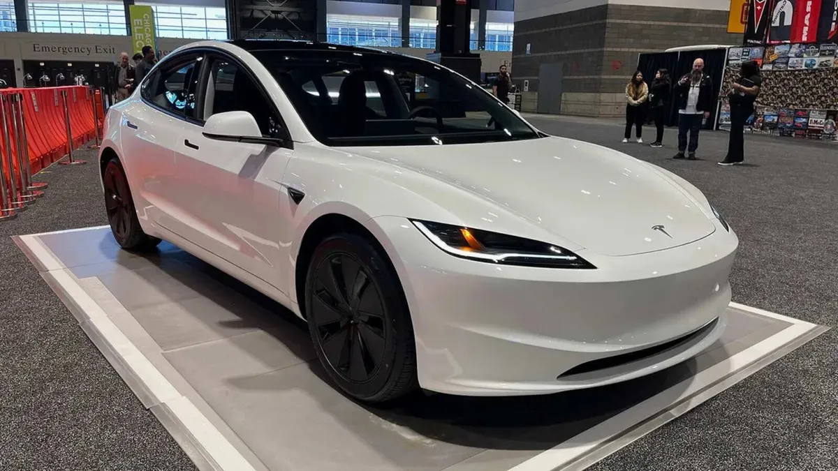2025 252 Tesla Model 3 full taxi ready RENT TO BUY - Image 2