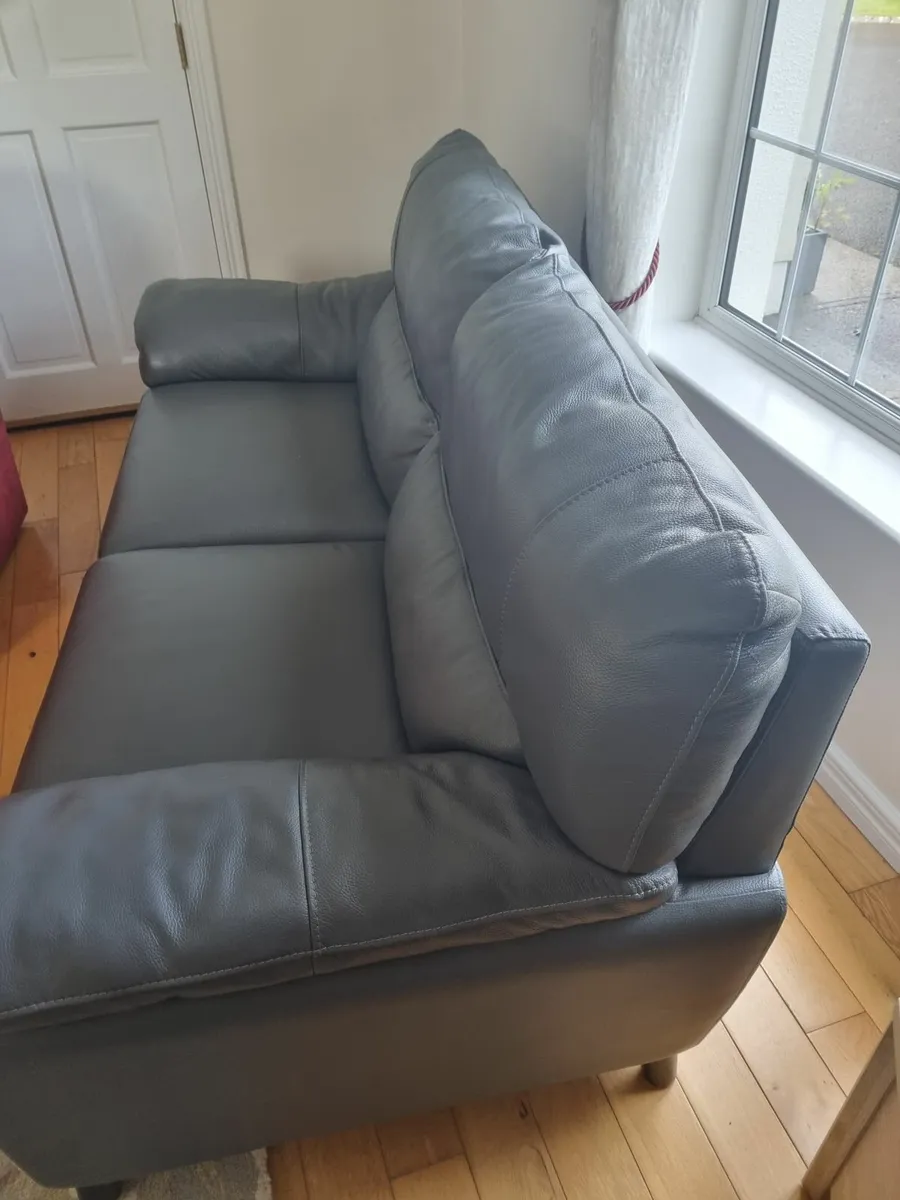 3 Seater Leather Couch - Image 2