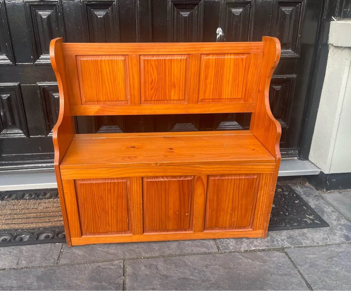 Beautiful Monks Bench - Seat With Great Storage - Image 1