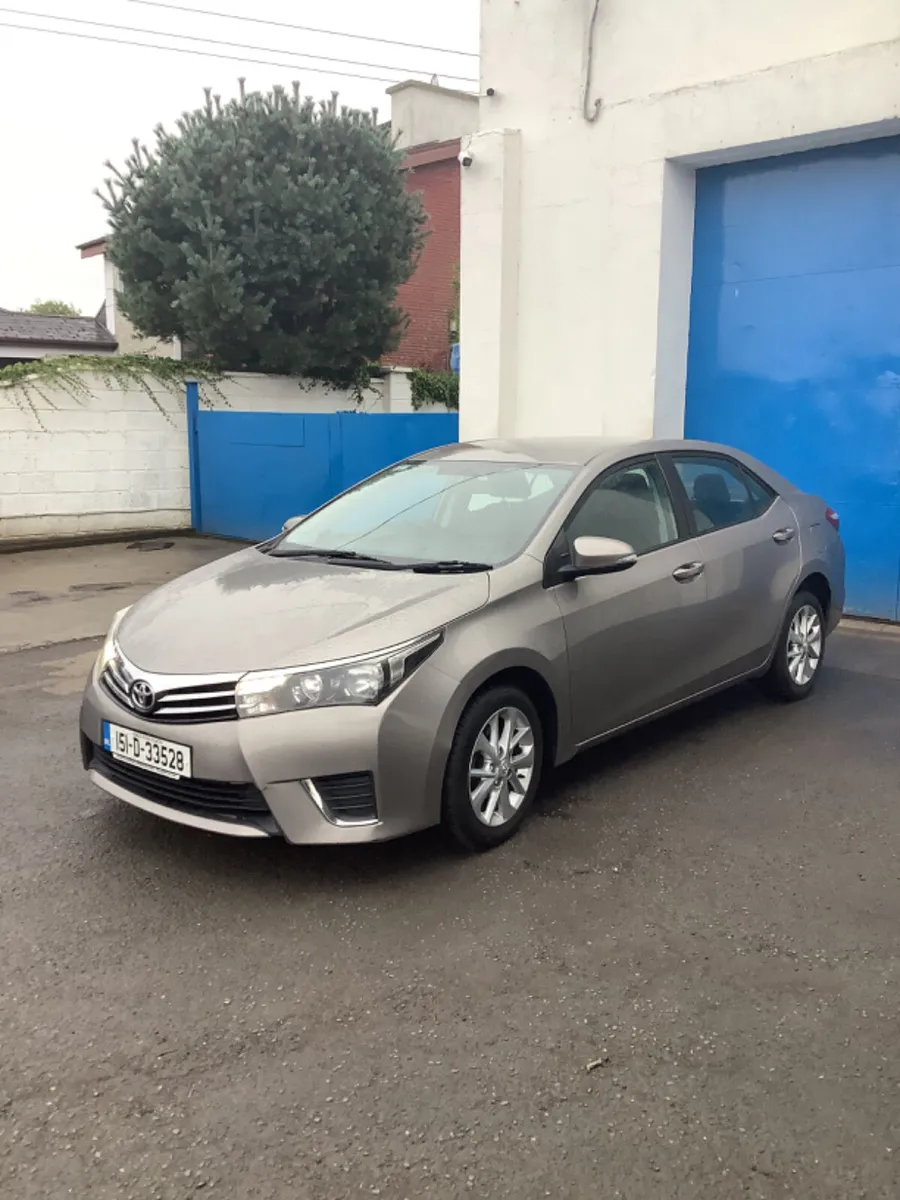 Toyota Corolla 2015 - Image 2