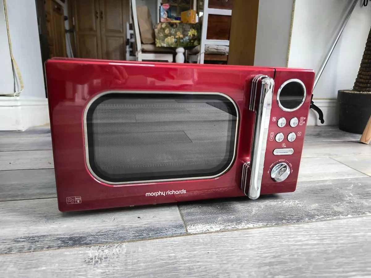 Morphy Richards Microwave 23L 800w Limited Ed. Red - Image 1