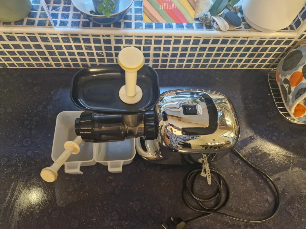 Vitality 4 Life Cold Press Juicer - Image 4