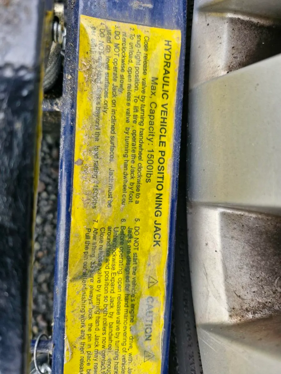 Hydraulic car movers - Image 1