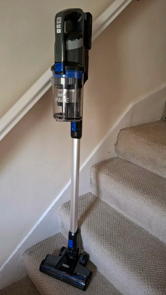 Cordless hoover - Image 1