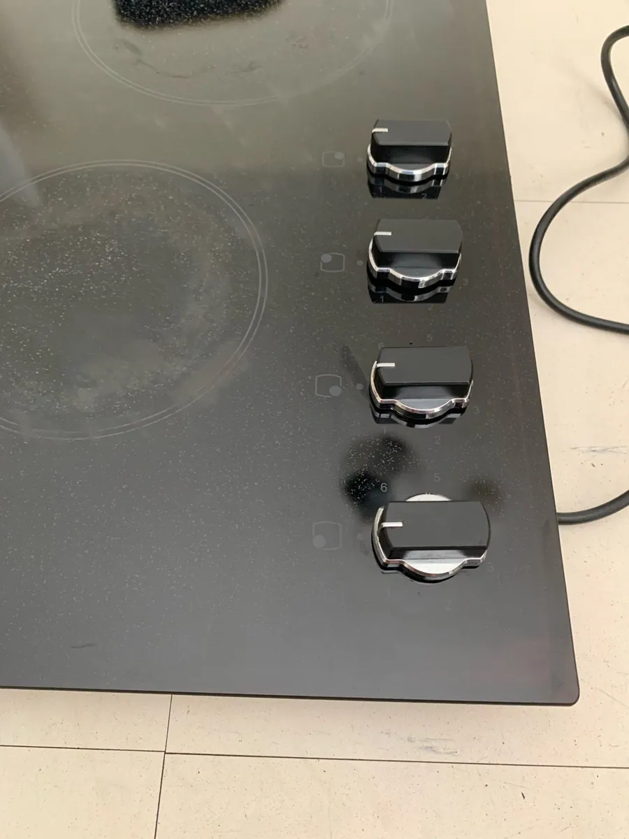 Electric hob - Image 2