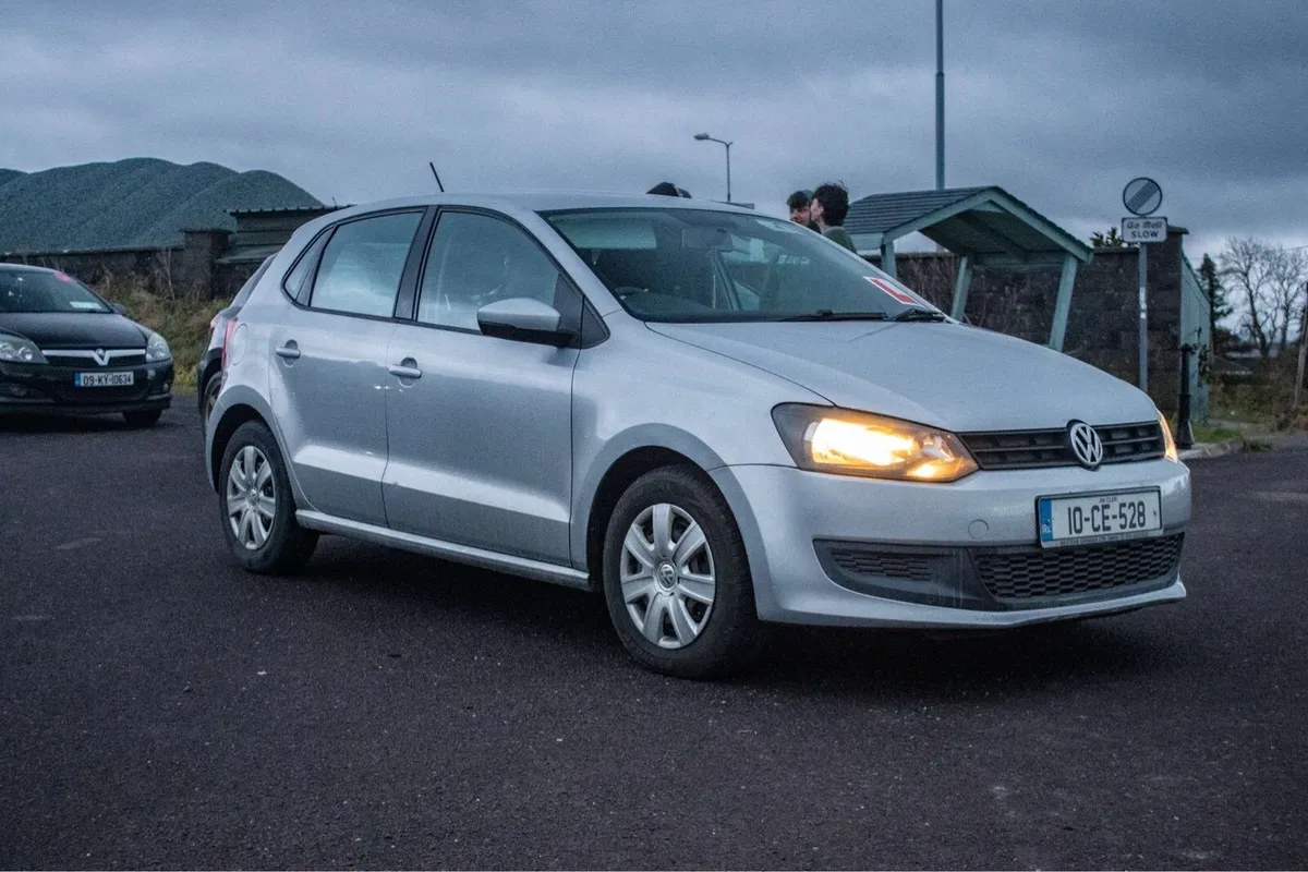 Volkswagen polo 2010 - Image 1