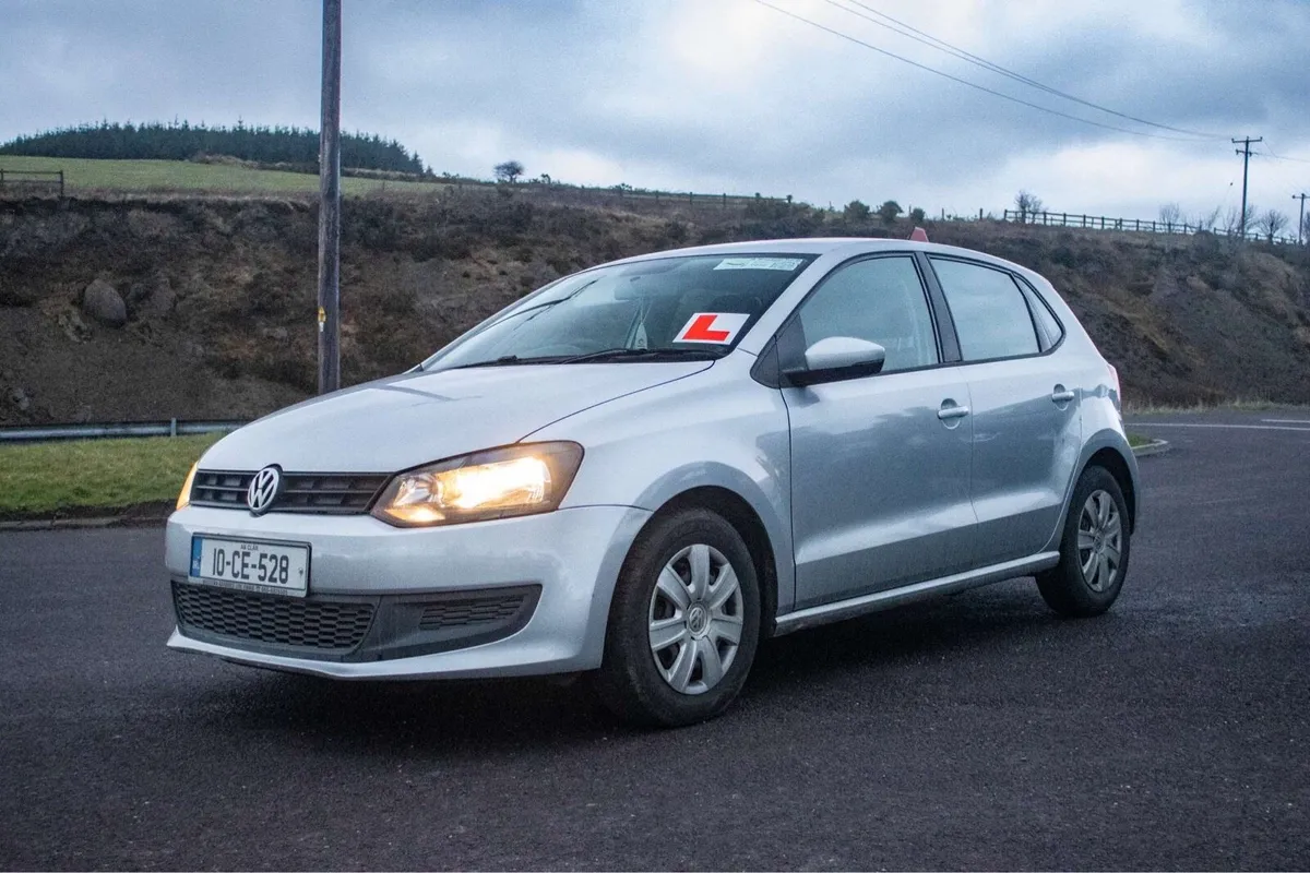Volkswagen polo 2010 - Image 2