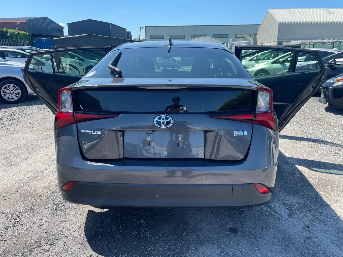 2022 TOYOTA PRIUS HYBRID LUXURY AUTOMATIC - Image 4