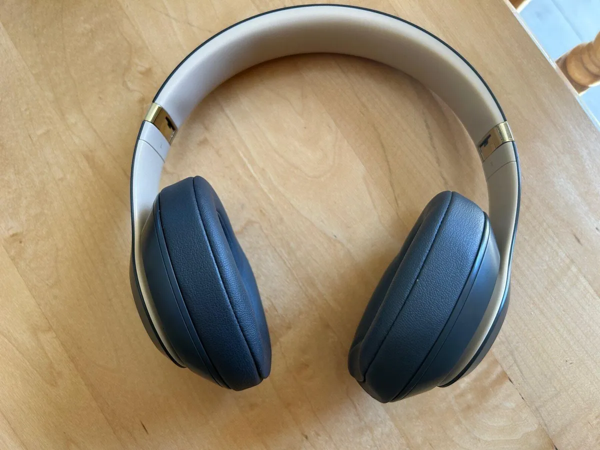 Beats Studio 3 Headphones - Image 1